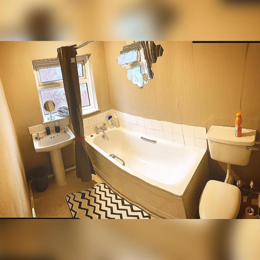 Double Room Bentilee Bucknall  Exterior photo