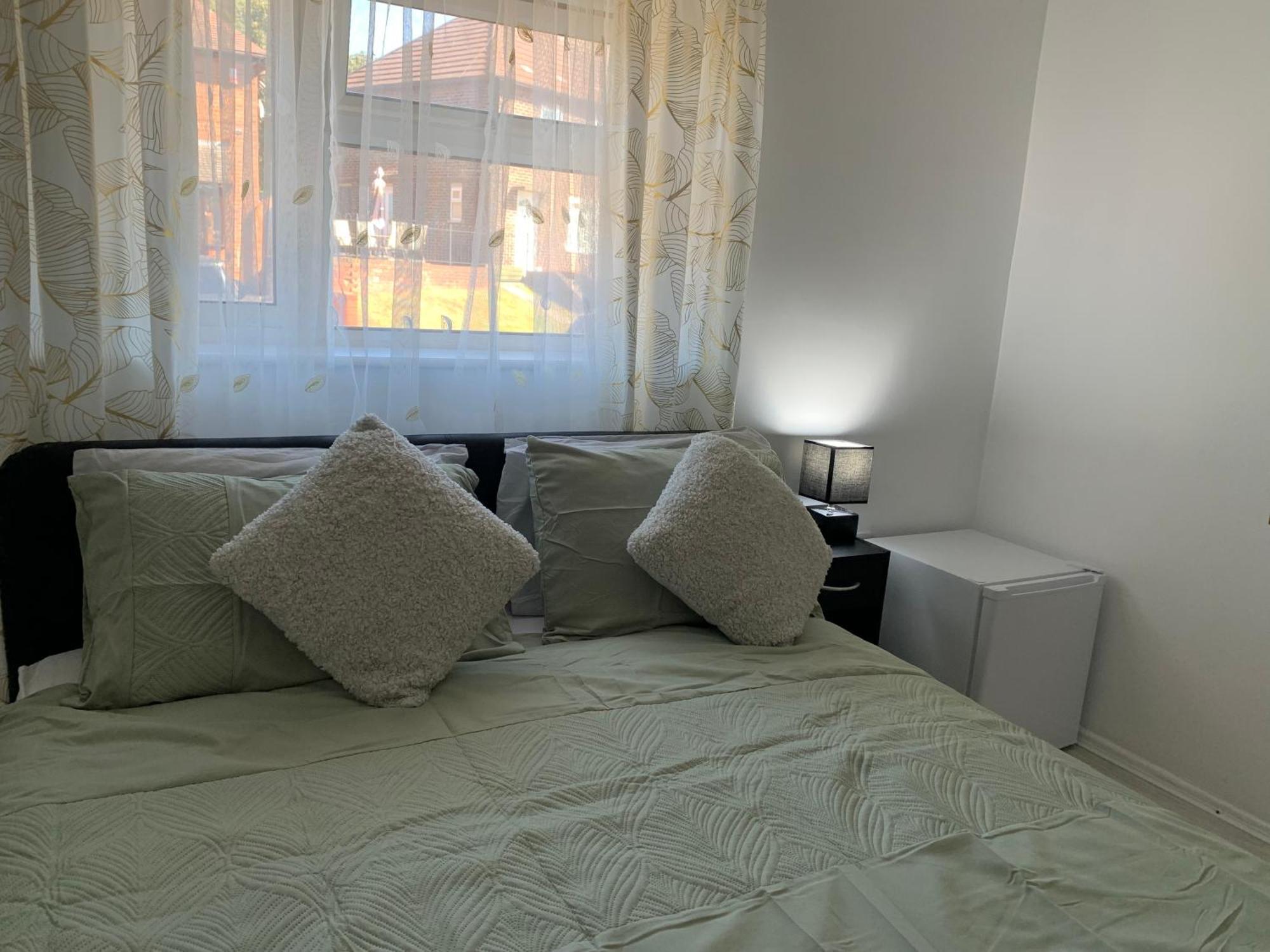 Double Room Bentilee Bucknall  Exterior photo